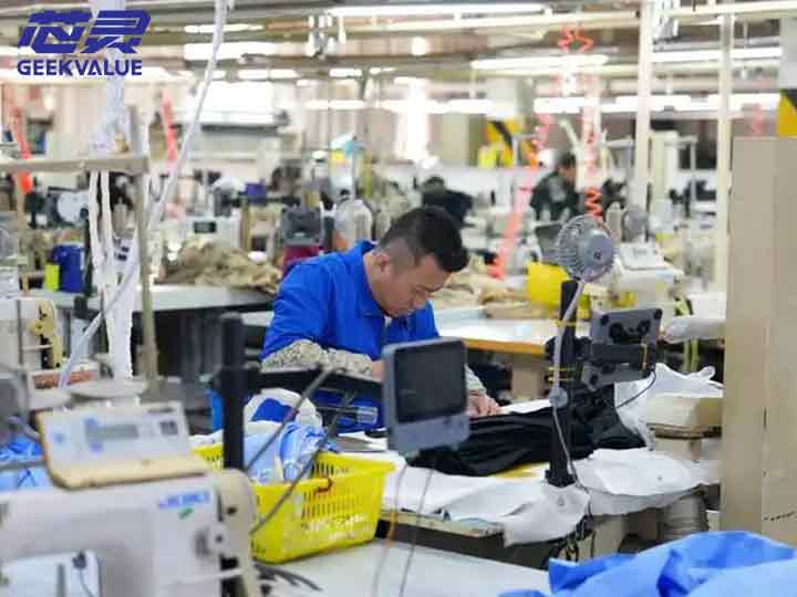 Science and technology innovation goes to the "new" line丨Connecting sewing machines to the industrial Internet, how does Hanbo subvert traditional clothing manufacturing?